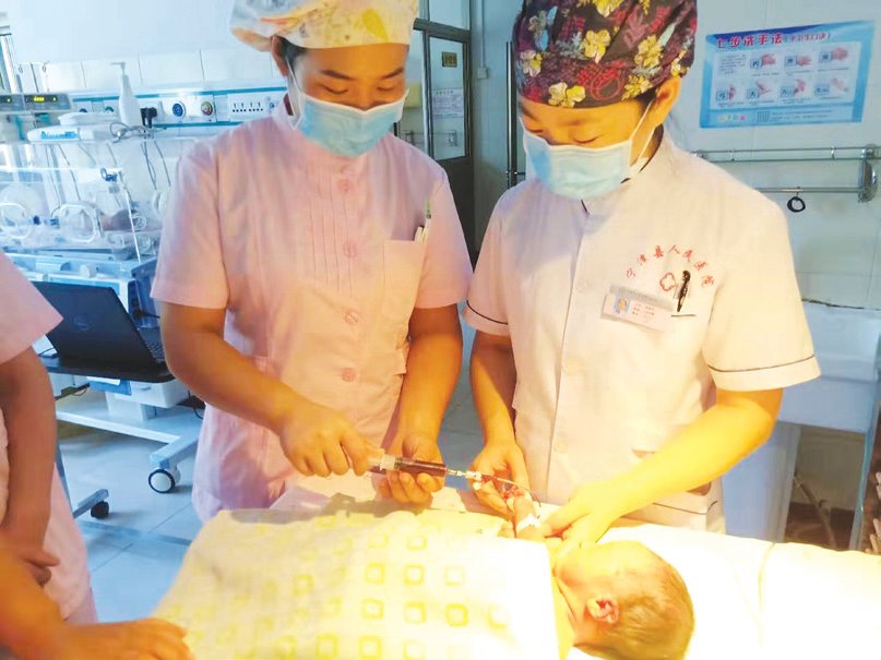 左贡县妇婴监护型护送